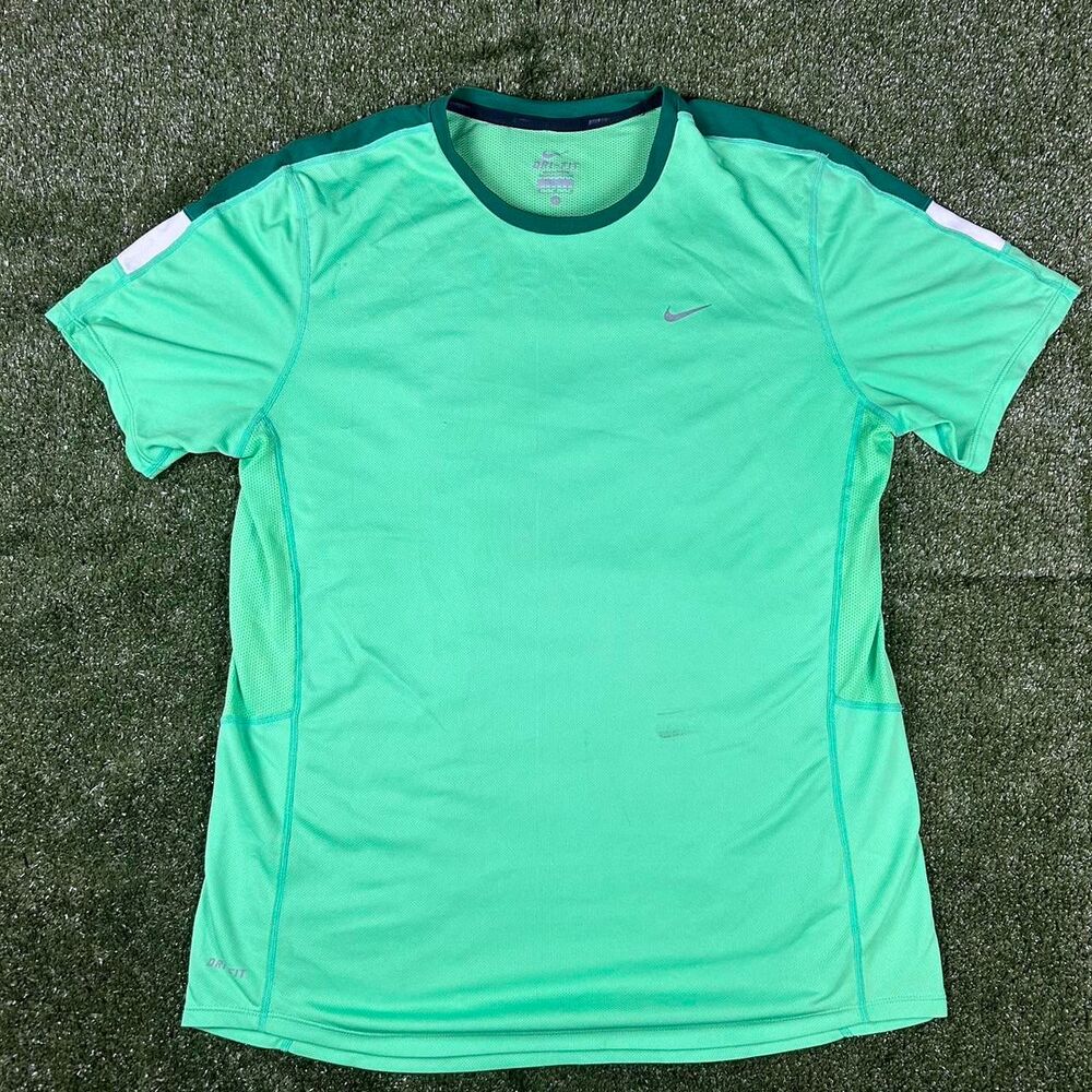 Nike Men's Green T-shirt